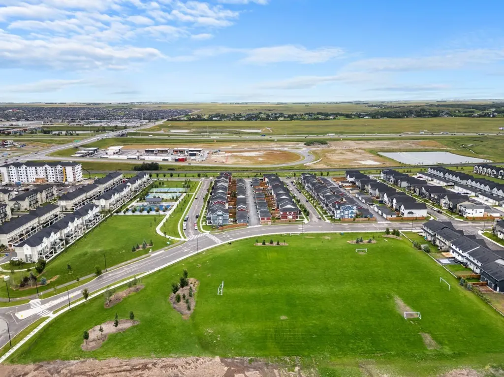 321 South Point Green Airdrie AB T4B4L1