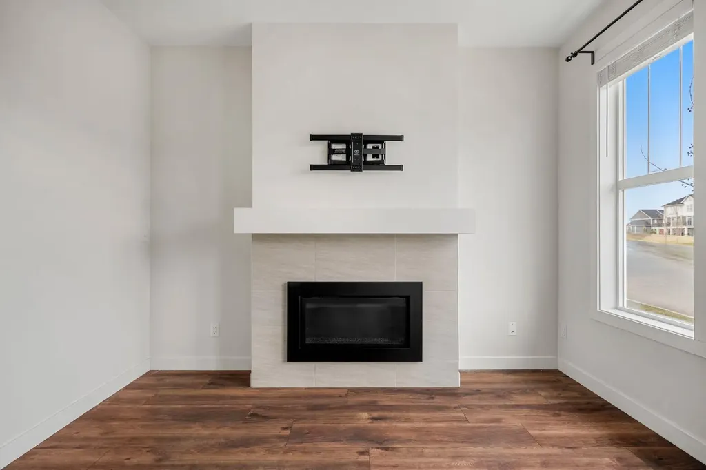 321 South Point Green Airdrie AB T4B4L1