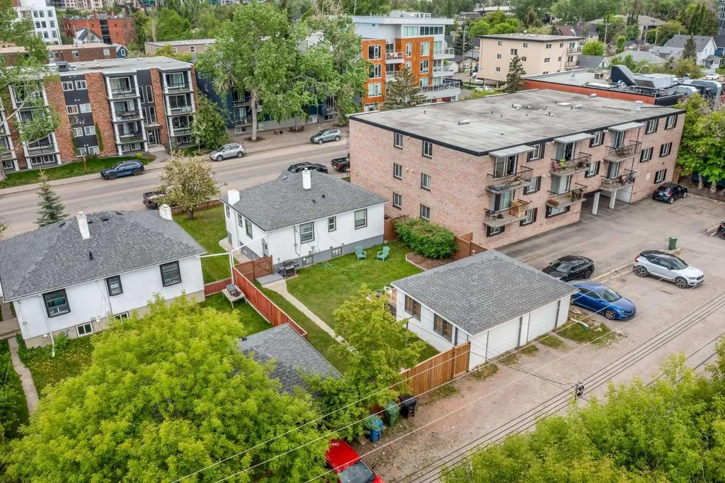 926 2 Avenue NW Calgary AB T2N 0E6