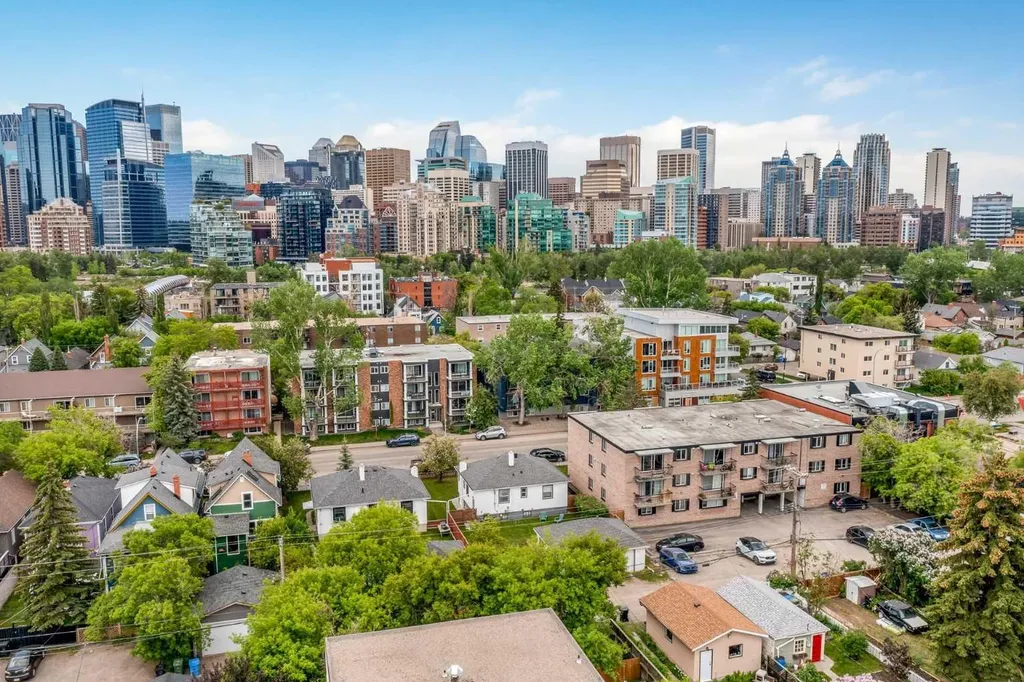 926 2 Avenue NW Calgary AB T2N 0E6