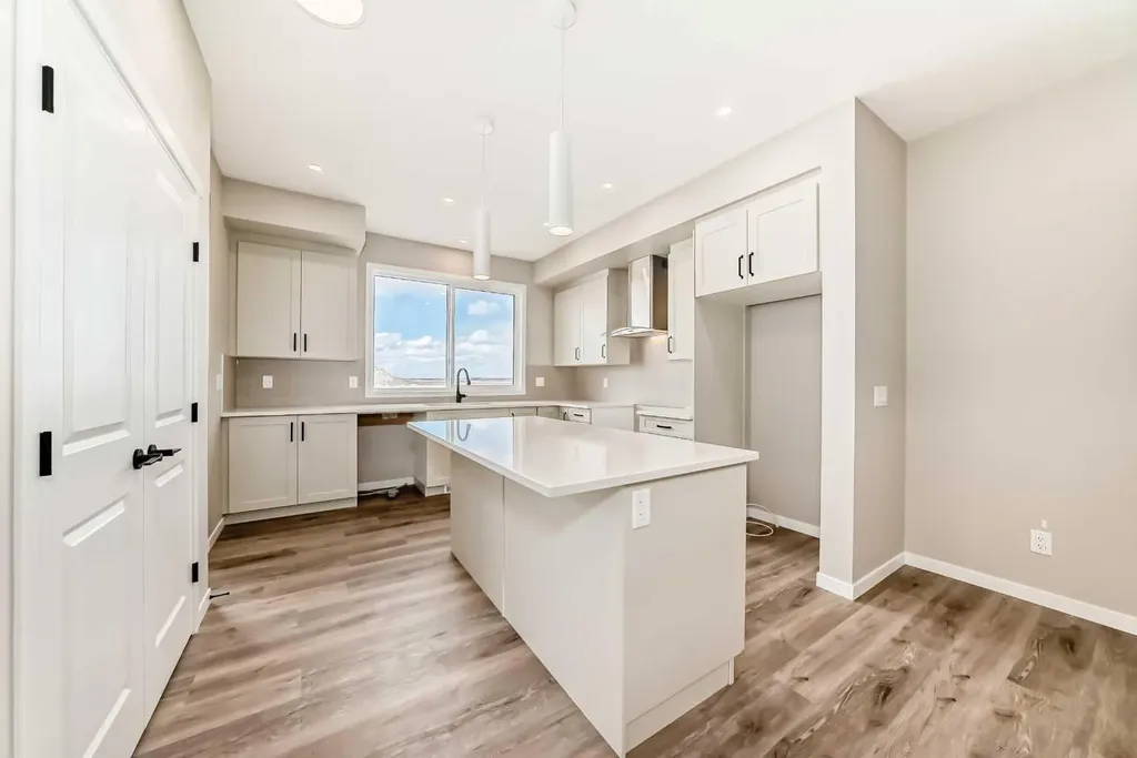 1098 Sawgrass Link NW Airdrie AB T4B5V2
