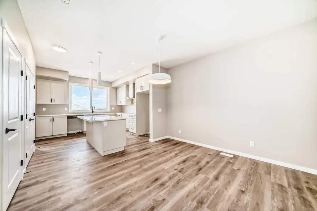 1098 Sawgrass Link NW Airdrie AB T4B5V2
