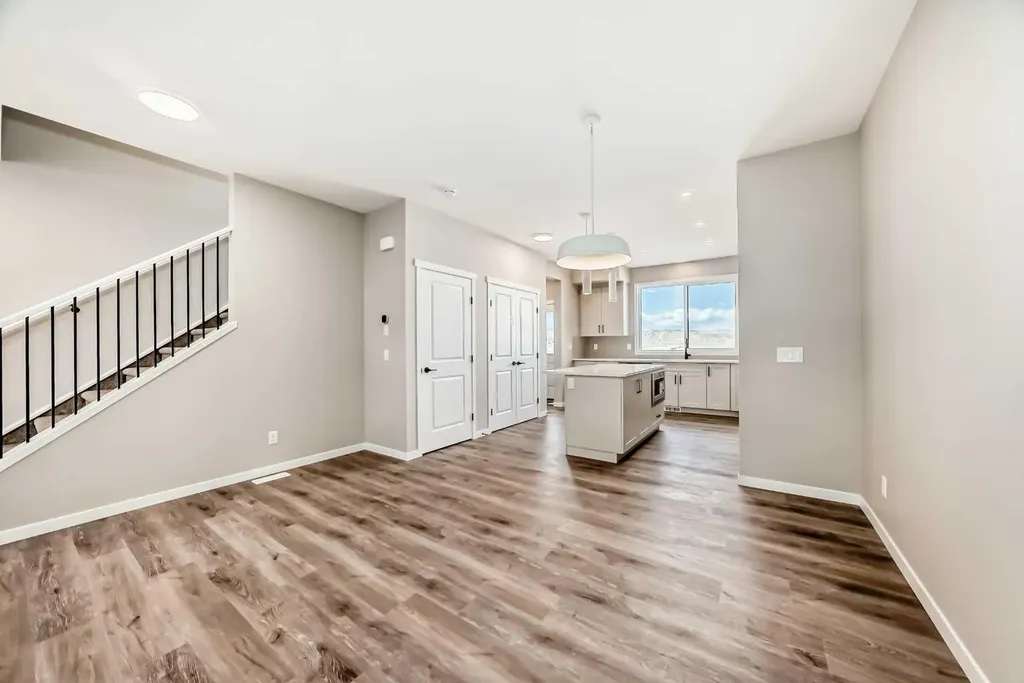 1098 Sawgrass Link NW Airdrie AB T4B5V2