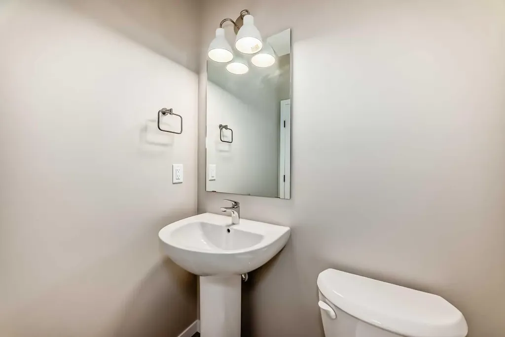 1098 Sawgrass Link NW Airdrie AB T4B5V2