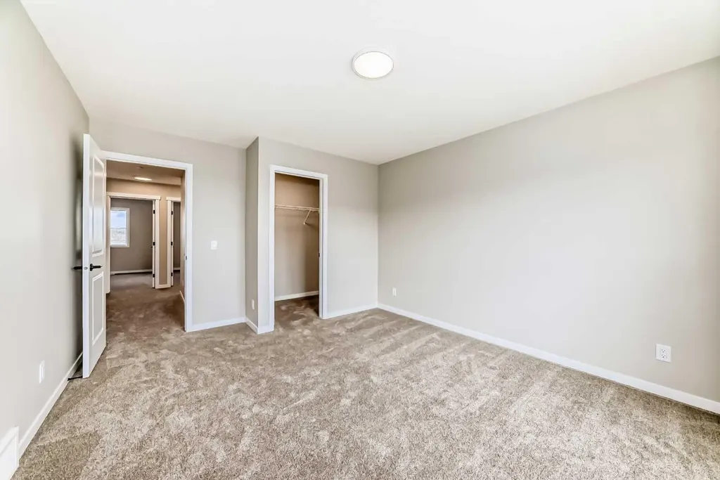 1098 Sawgrass Link NW Airdrie AB T4B5V2