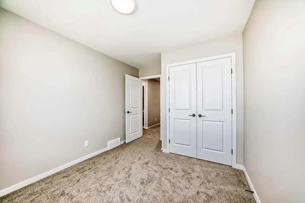 1098 Sawgrass Link NW Airdrie AB T4B5V2