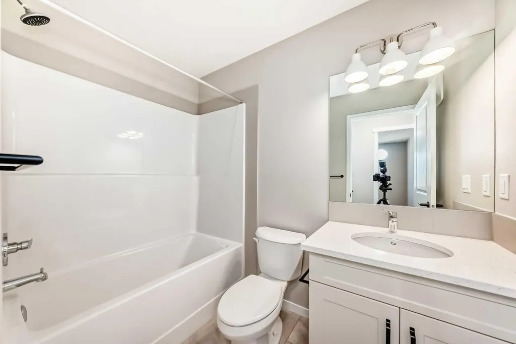 1098 Sawgrass Link NW Airdrie AB T4B5V2