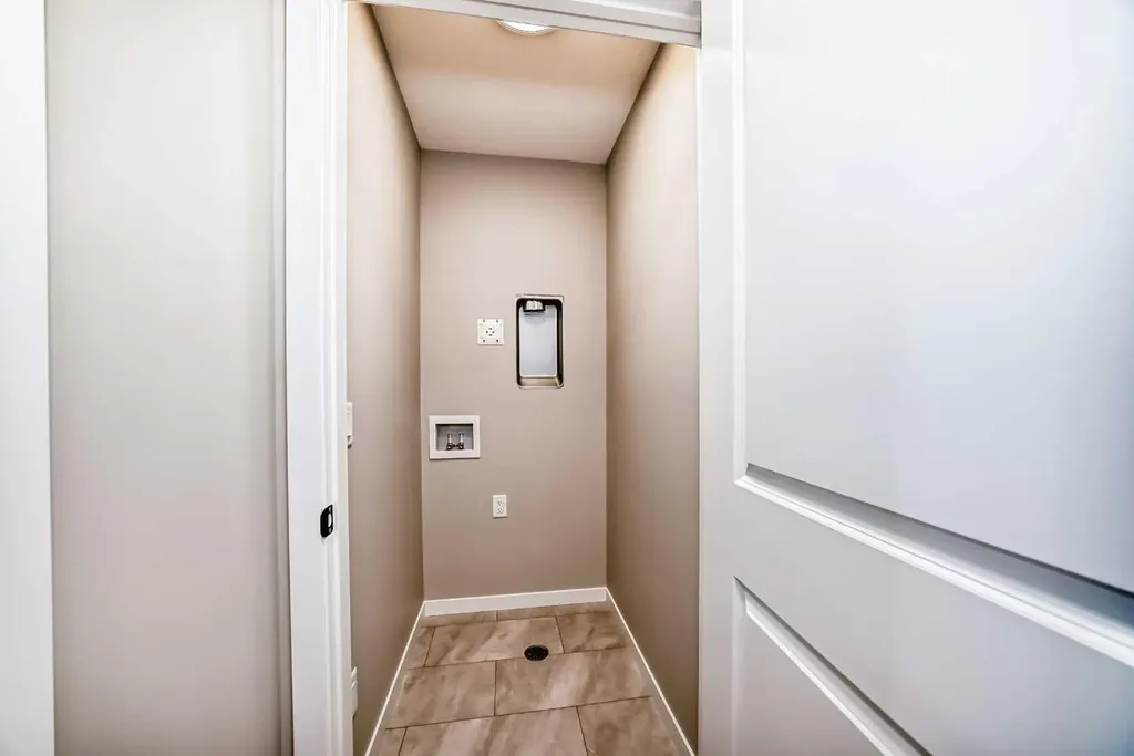 1098 Sawgrass Link NW Airdrie AB T4B5V2
