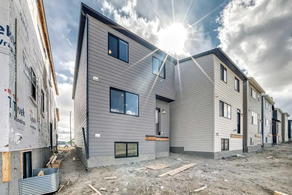 1098 Sawgrass Link NW Airdrie AB T4B5V2