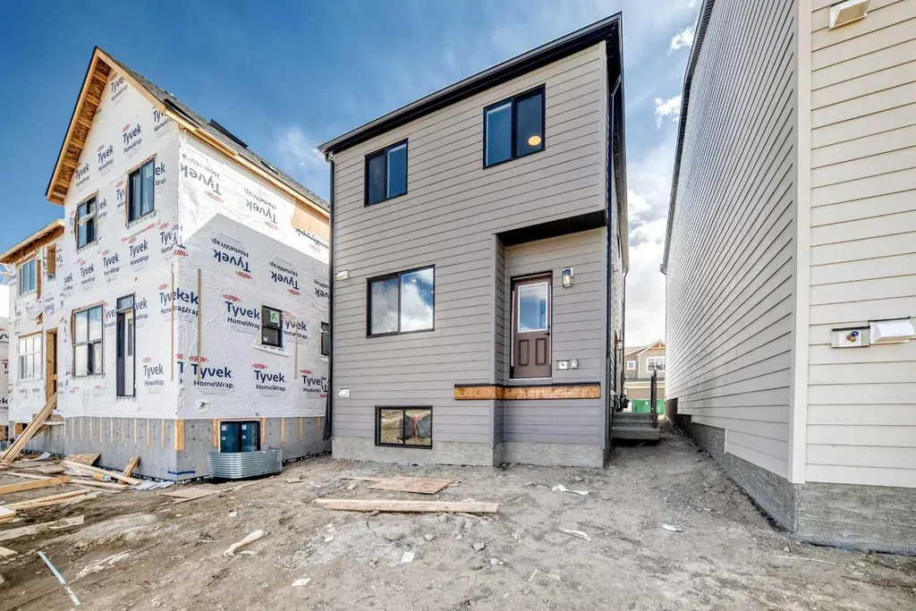 1098 Sawgrass Link NW Airdrie AB T4B5V2