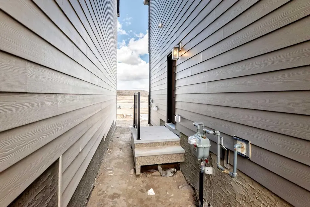 1098 Sawgrass Link NW Airdrie AB T4B5V2