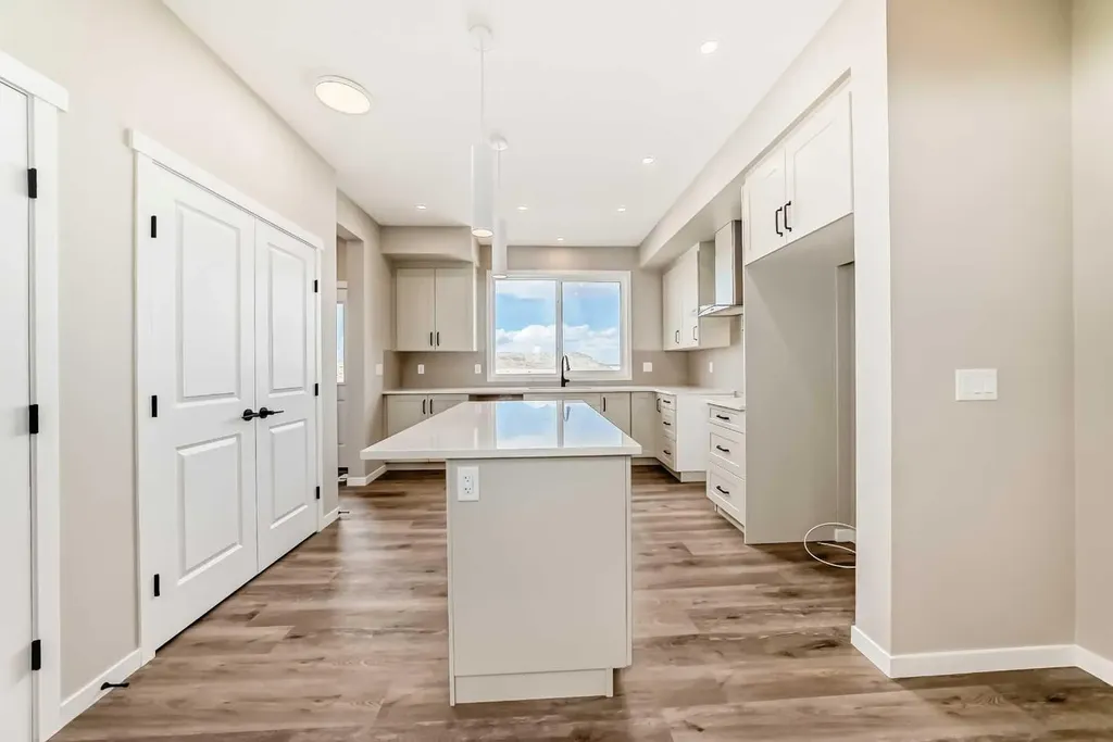 1098 Sawgrass Link NW Airdrie AB T4B5V2