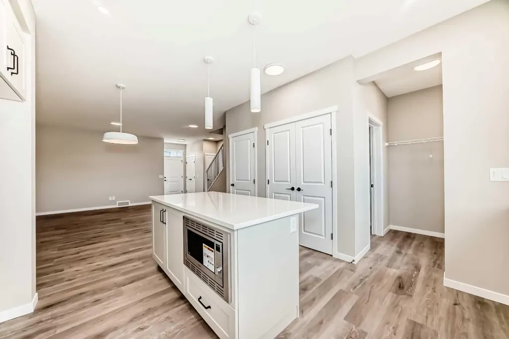 1098 Sawgrass Link NW Airdrie AB T4B5V2