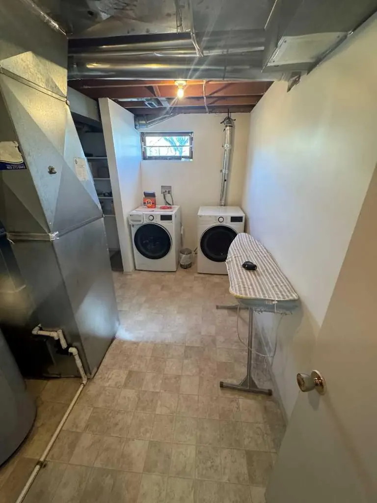 201 Holland Street NW Calgary AB T2K 2E9