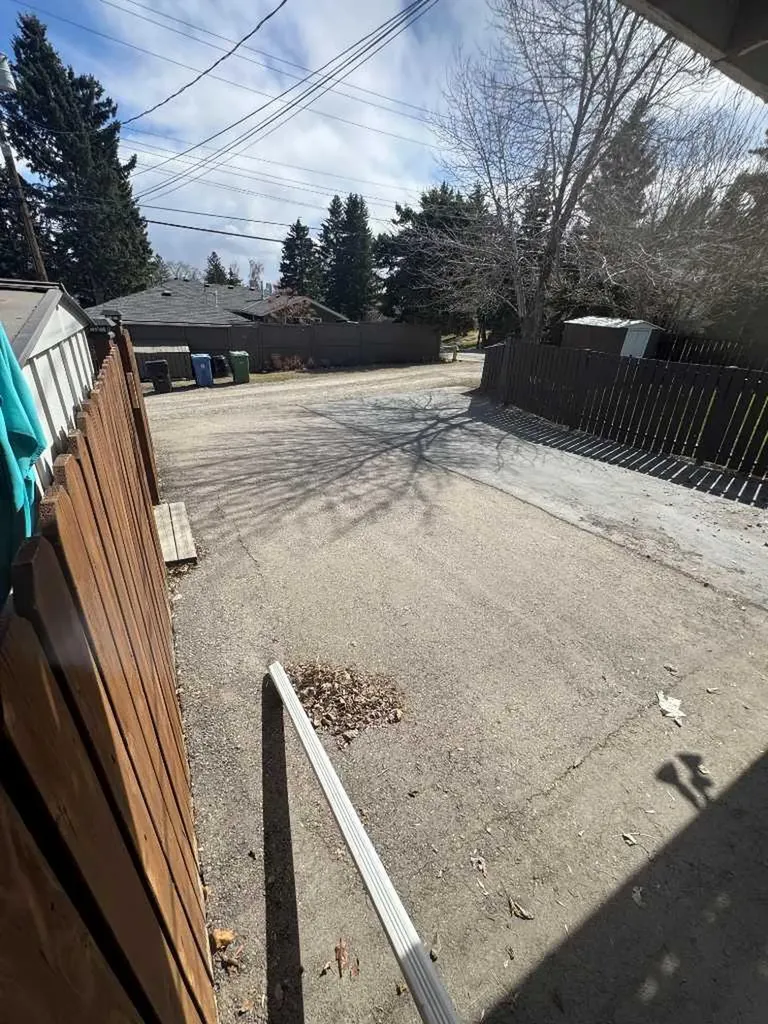 201 Holland Street NW Calgary AB T2K 2E9