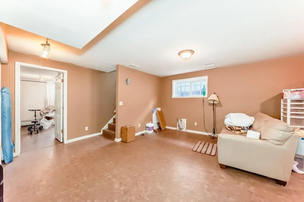 274 Templeview Way NE Calgary AB T1Y 3Y9