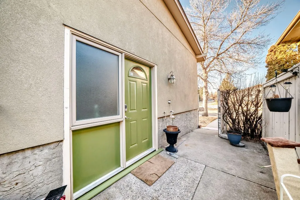 274 Templeview Way NE Calgary AB T1Y 3Y9