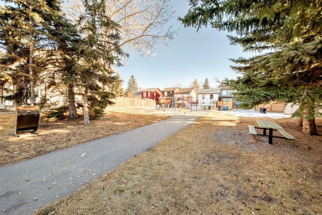 274 Templeview Way NE Calgary AB T1Y 3Y9