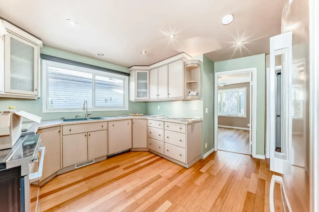 274 Templeview Way NE Calgary AB T1Y 3Y9