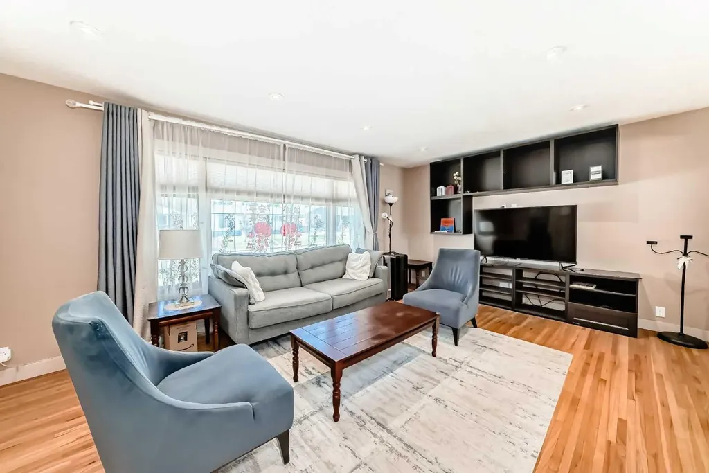 2508 Morley Trail NW Calgary AB T2M 4G6