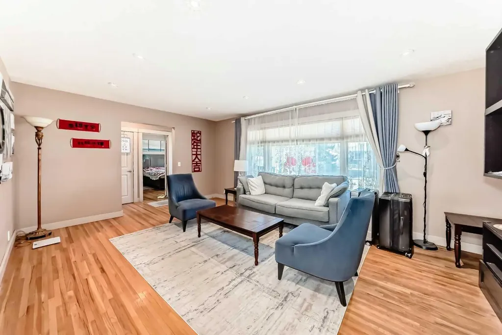 2508 Morley Trail NW Calgary AB T2M 4G6