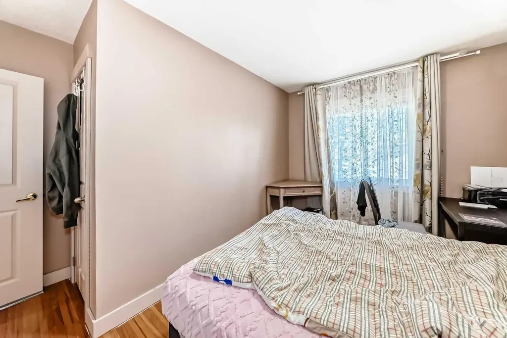 2508 Morley Trail NW Calgary AB T2M 4G6