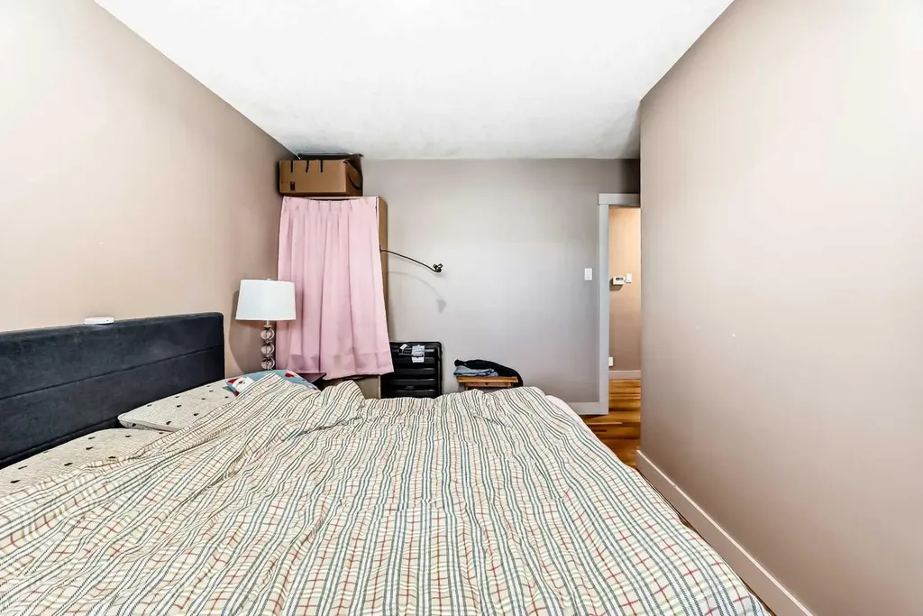 2508 Morley Trail NW Calgary AB T2M 4G6