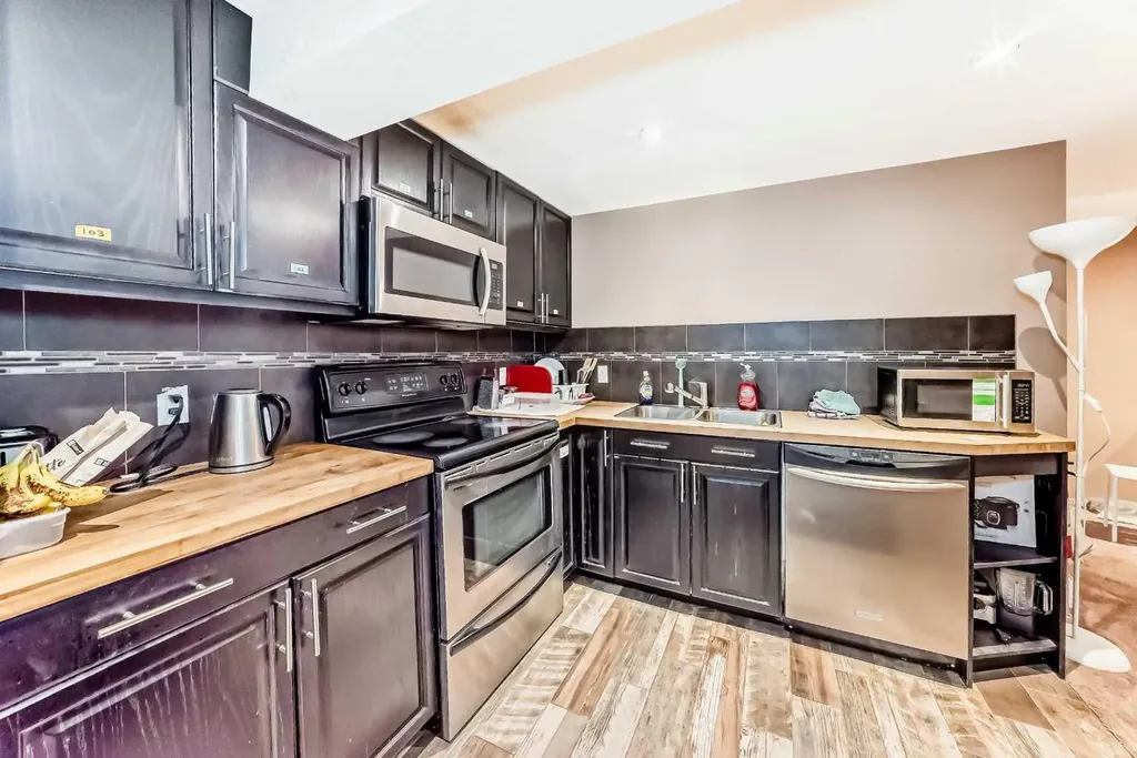 2508 Morley Trail NW Calgary AB T2M 4G6