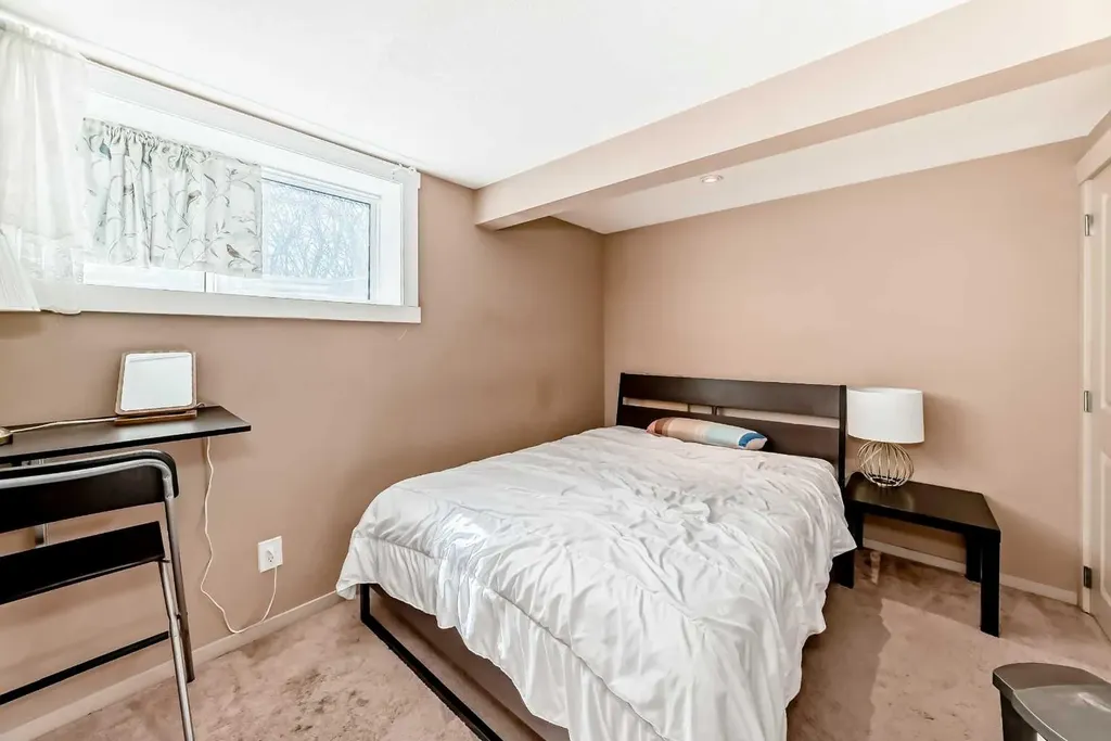 2508 Morley Trail NW Calgary AB T2M 4G6