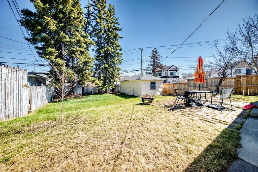 2508 Morley Trail NW Calgary AB T2M 4G6
