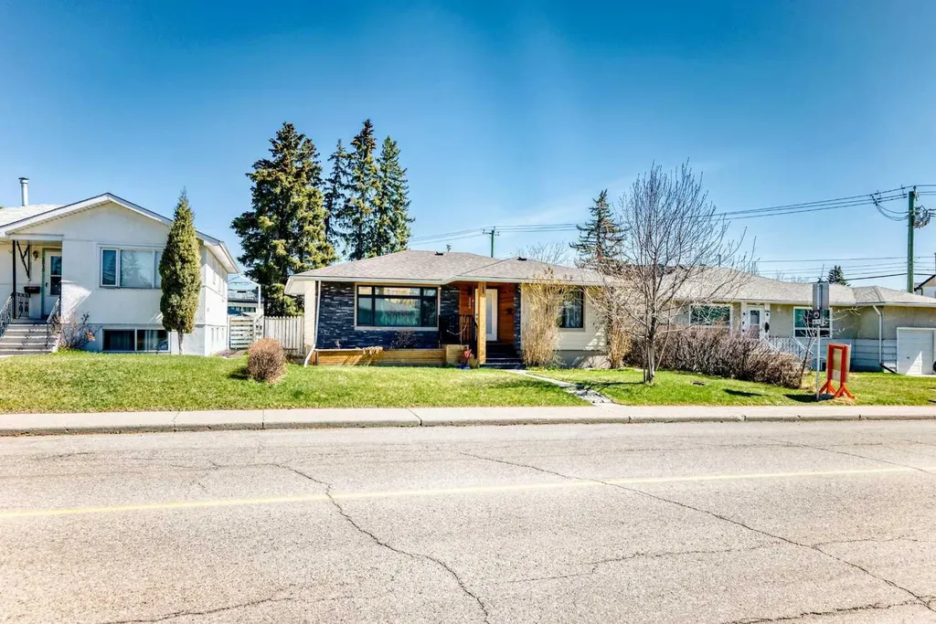 2508 Morley Trail NW Calgary AB T2M 4G6