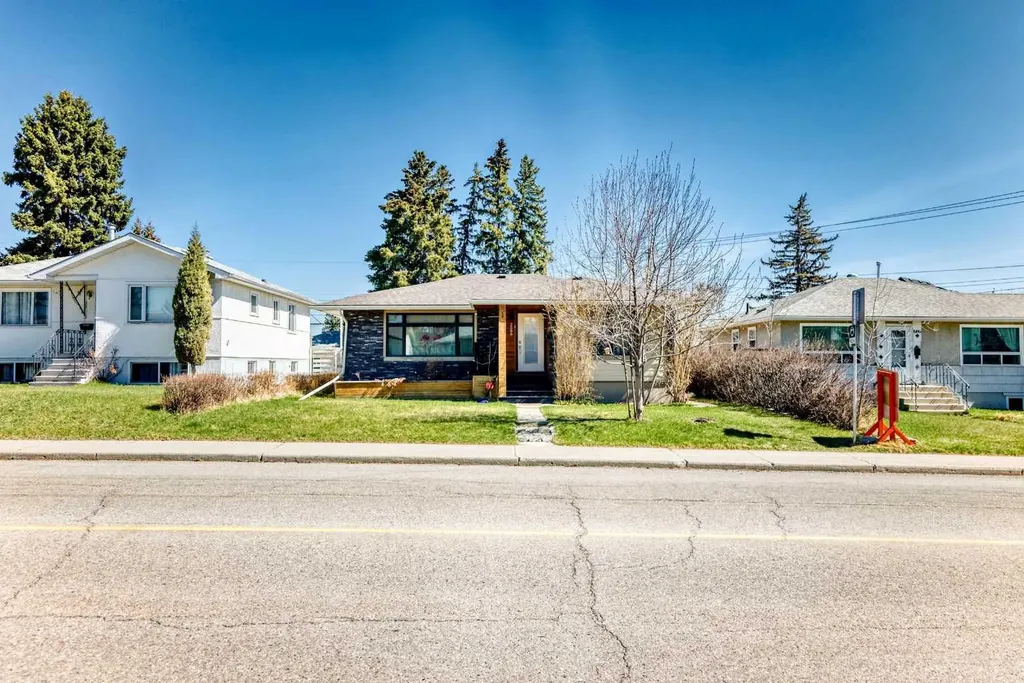 2508 Morley Trail NW Calgary AB T2M 4G6