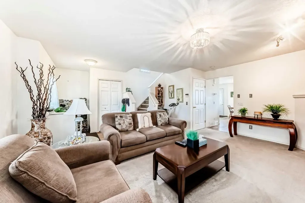 198 Copperfield Gardens SE Calgary AB T2Z 4C2
