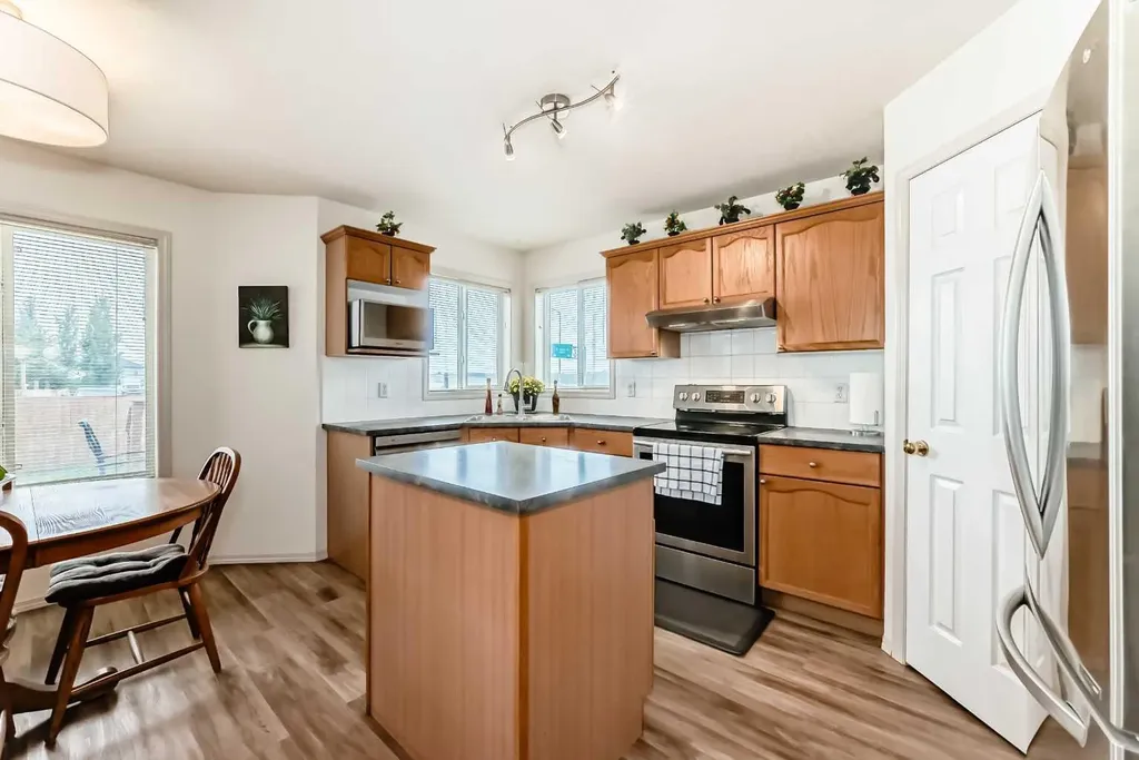 198 Copperfield Gardens SE Calgary AB T2Z 4C2