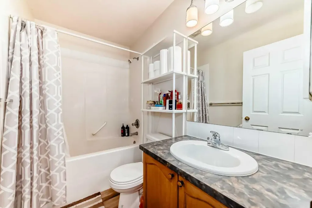 198 Copperfield Gardens SE Calgary AB T2Z 4C2