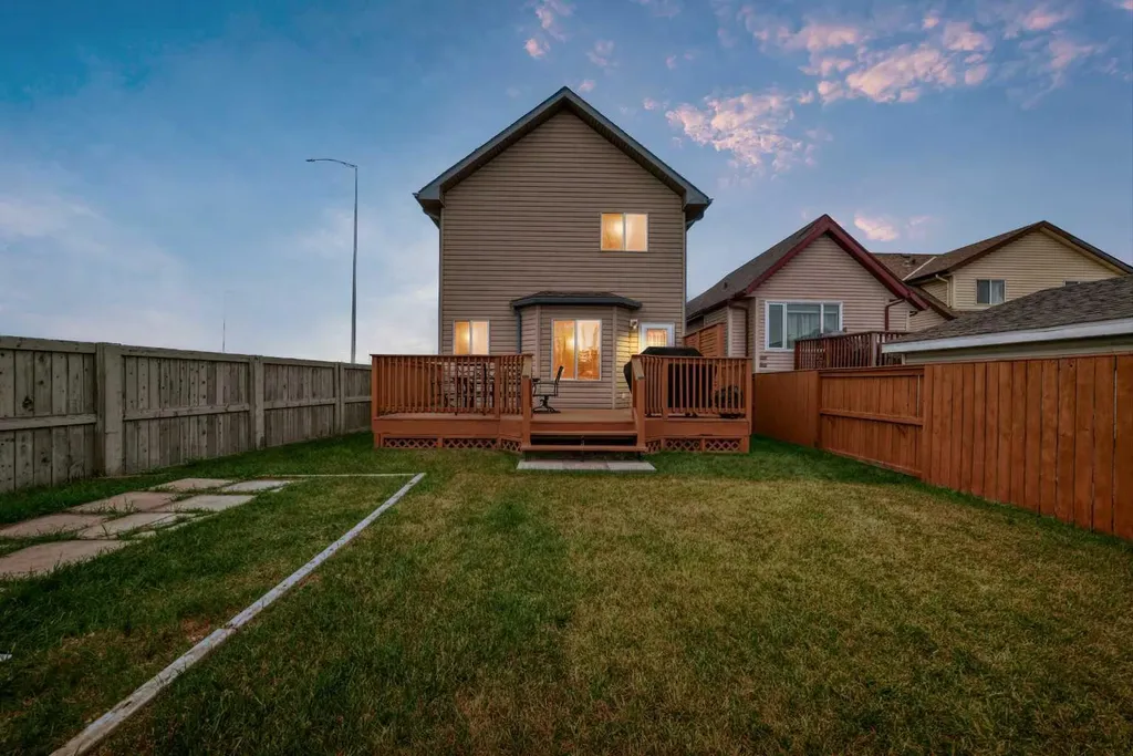 198 Copperfield Gardens SE Calgary AB T2Z 4C2