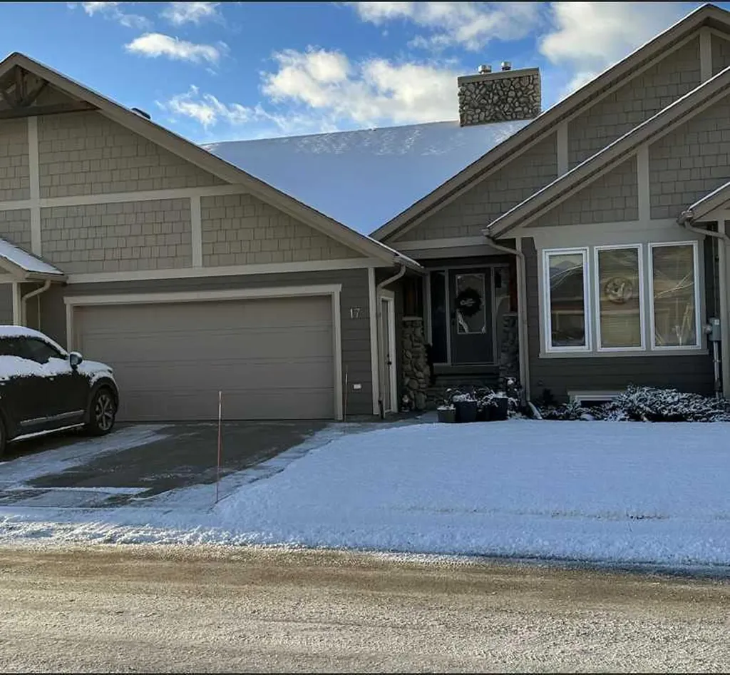 17 Ironstone Drive Coleman AB T0K 0E0
