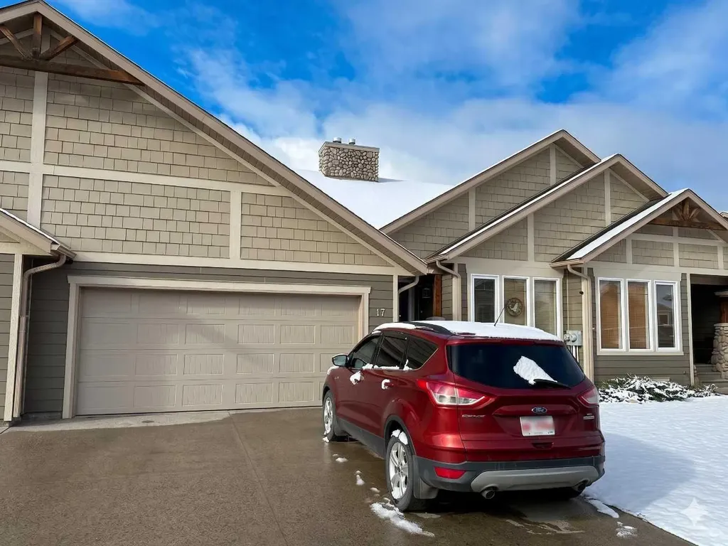17 Ironstone Drive Coleman AB T0K 0E0
