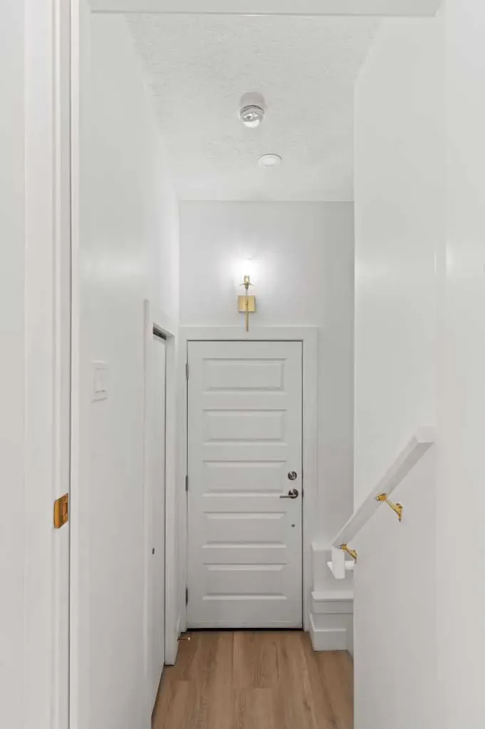 304 Huntbourne Hill NE Calgary AB T2K 3Y4