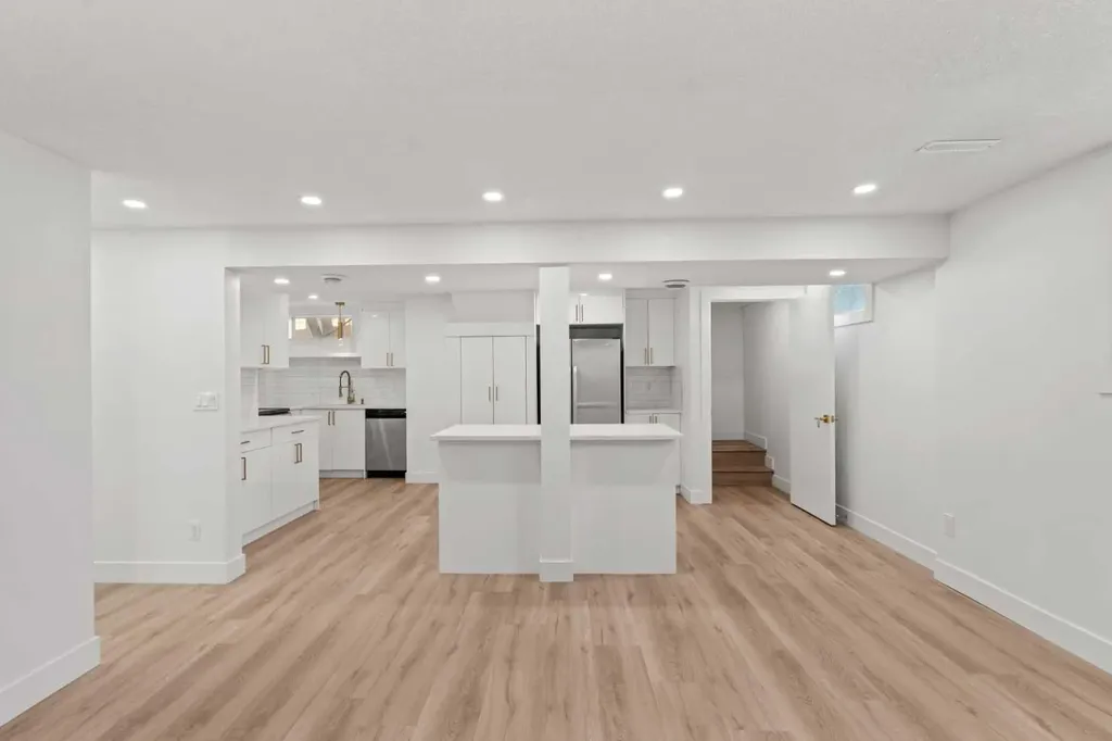 304 Huntbourne Hill NE Calgary AB T2K 3Y4
