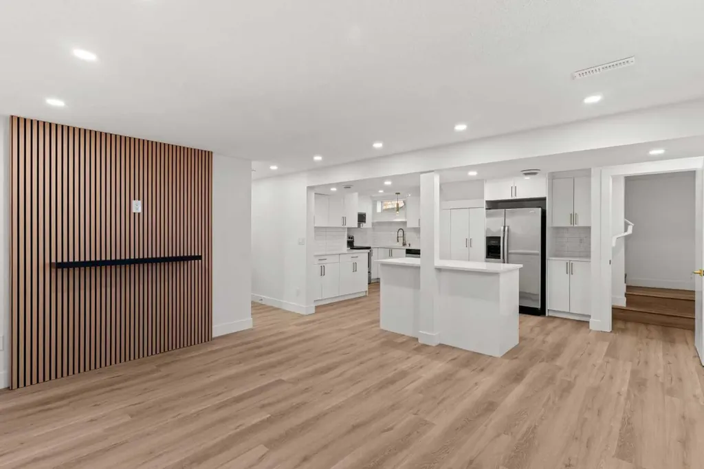 304 Huntbourne Hill NE Calgary AB T2K 3Y4