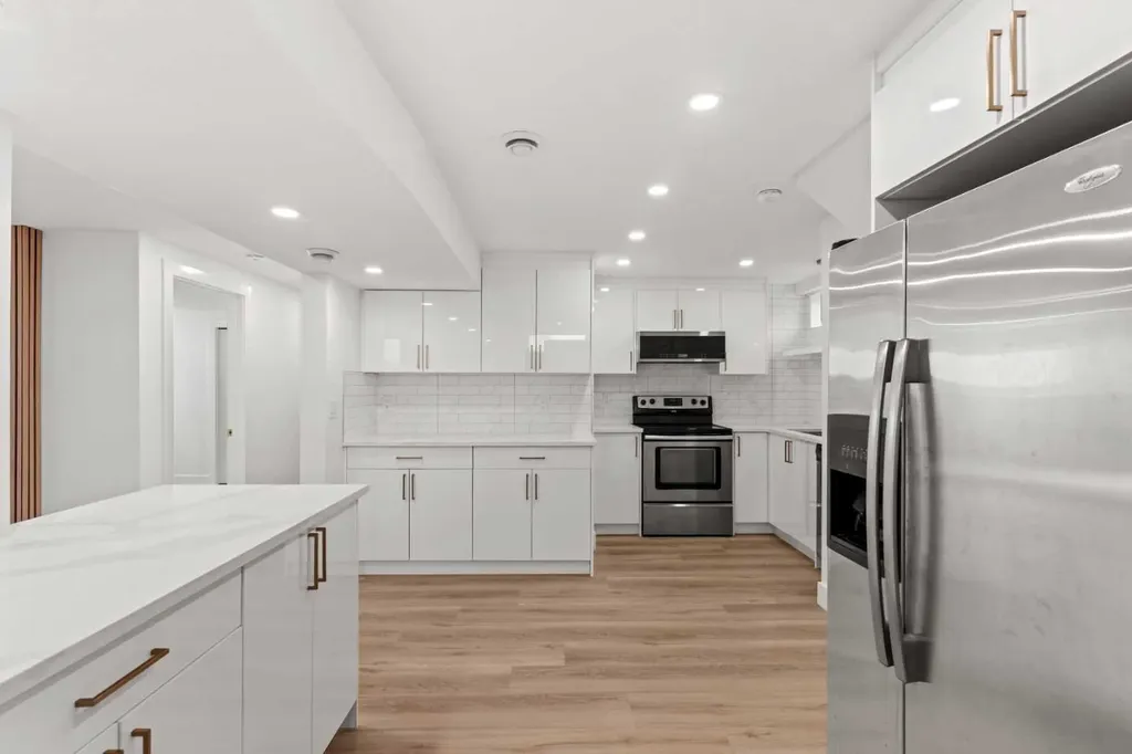 304 Huntbourne Hill NE Calgary AB T2K 3Y4