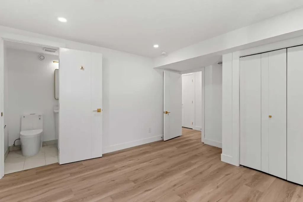 304 Huntbourne Hill NE Calgary AB T2K 3Y4