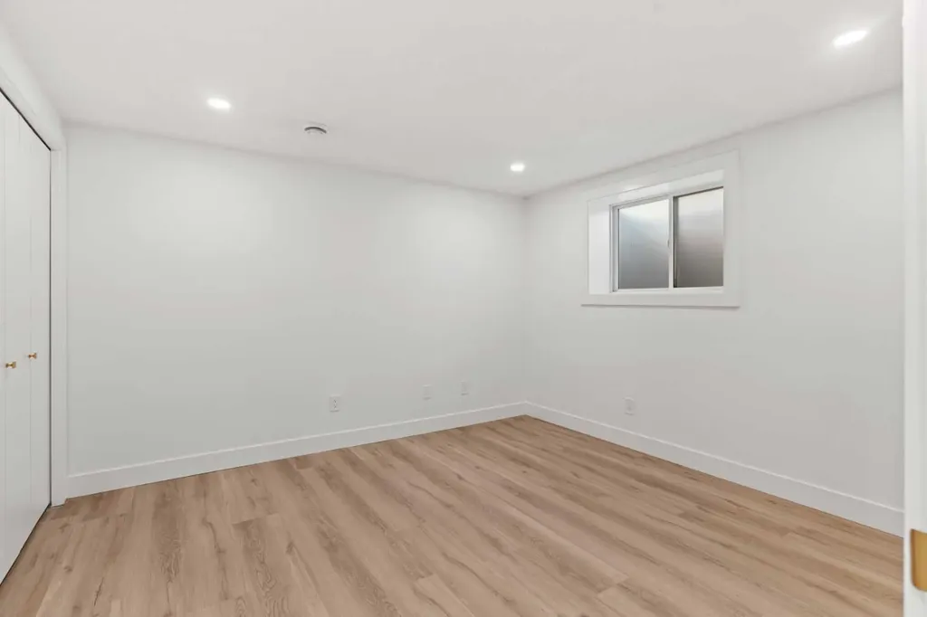 304 Huntbourne Hill NE Calgary AB T2K 3Y4