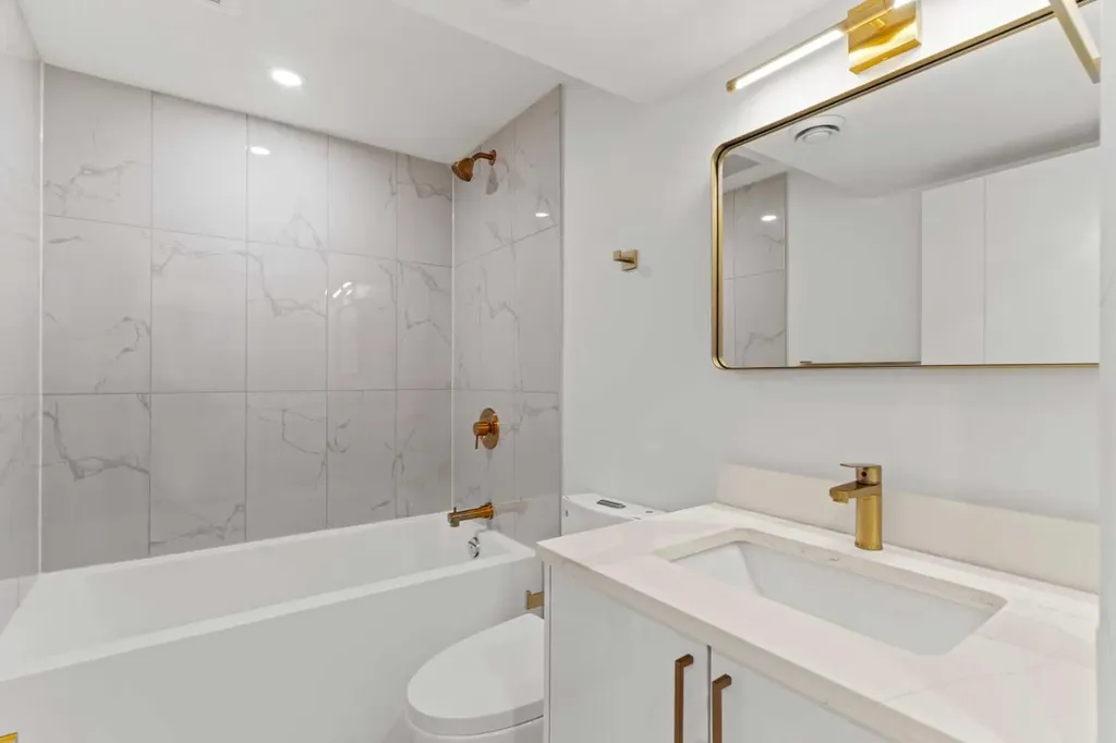 304 Huntbourne Hill NE Calgary AB T2K 3Y4