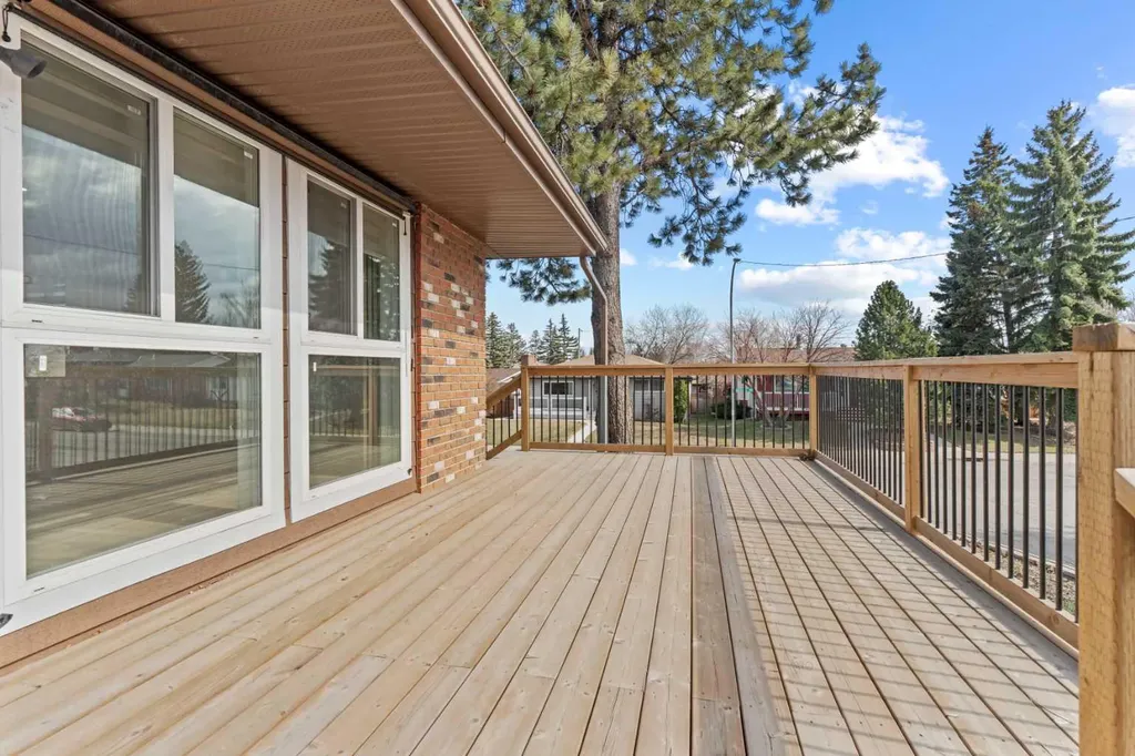 304 Huntbourne Hill NE Calgary AB T2K 3Y4
