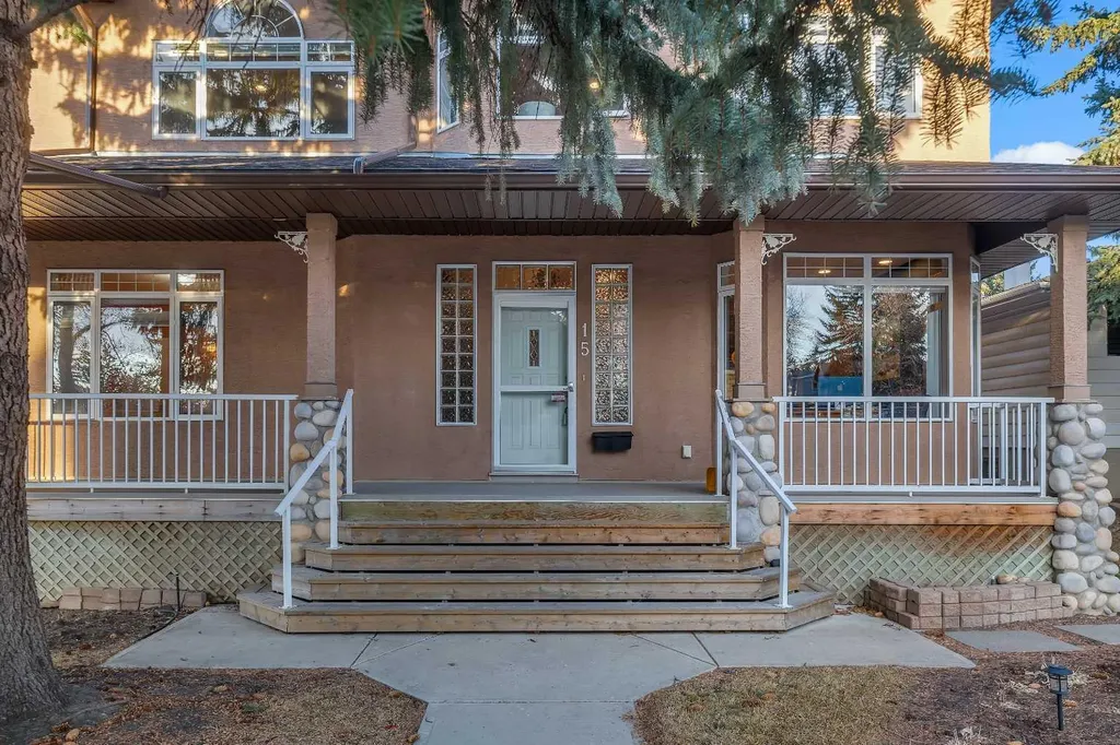 15 Rosery Drive NW Calgary AB T2K 1L4