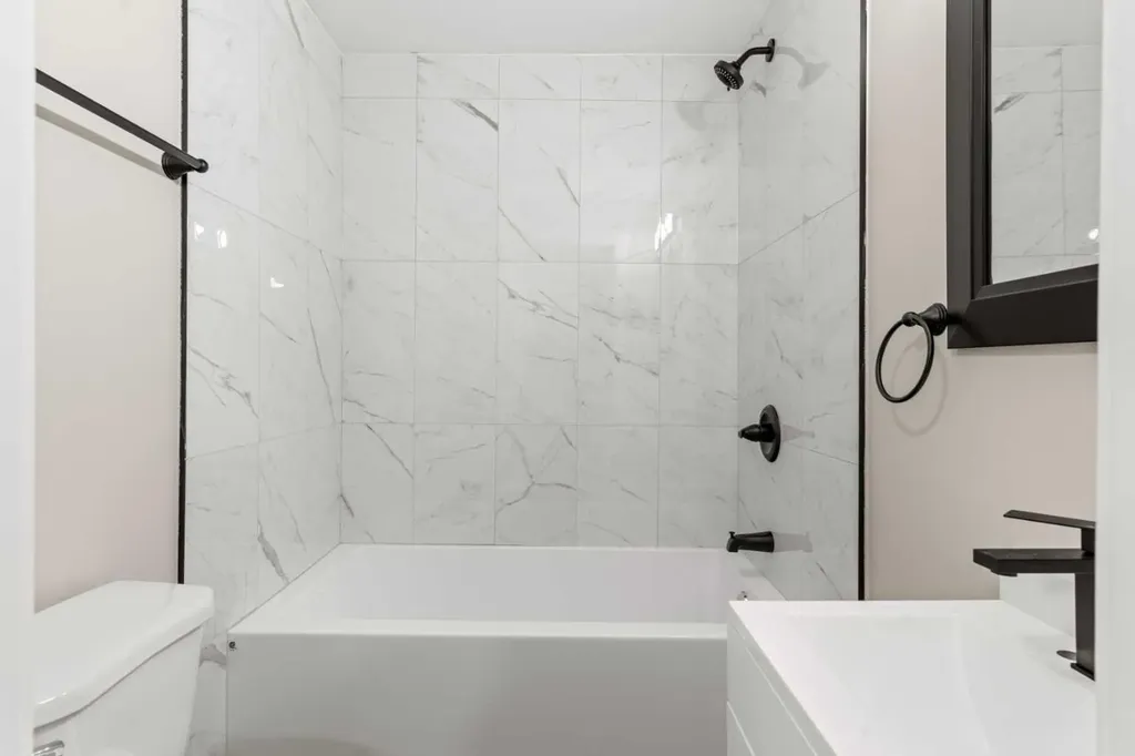 710 / 712 72 Avenue NW Calgary AB T2K 0P4