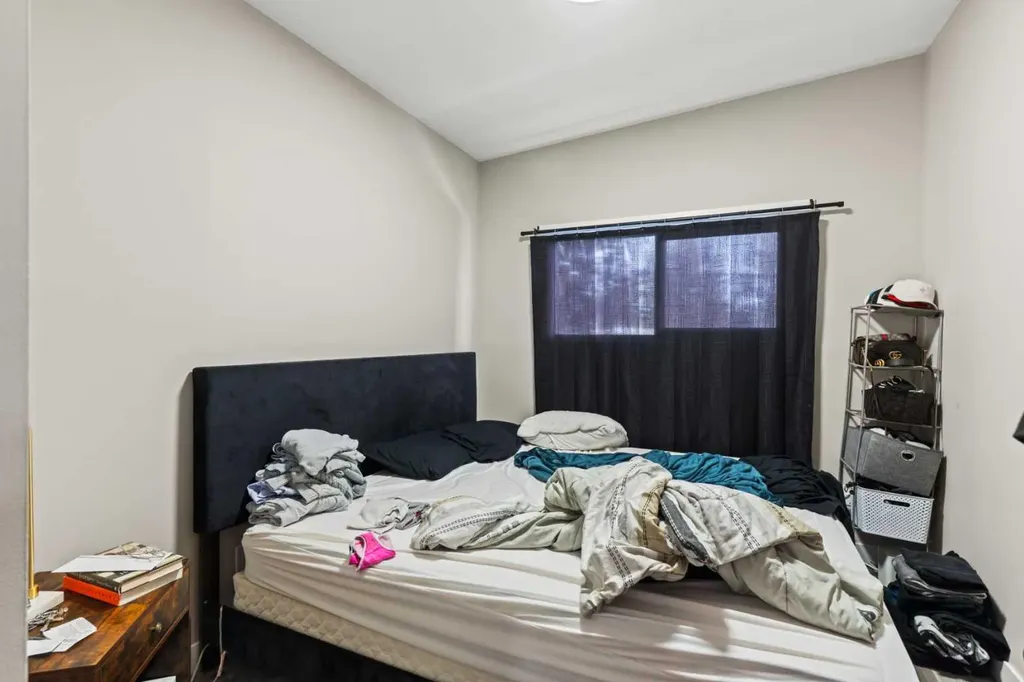 710 / 712 72 Avenue NW Calgary AB T2K 0P4