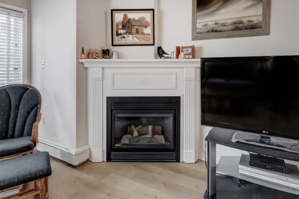 6800 Hunterview Drive NW Calgary AB T2K 6K5
